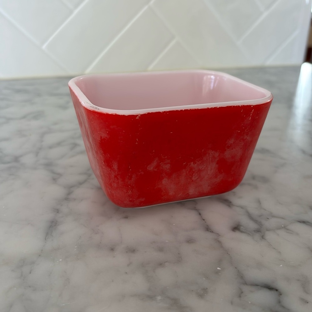 Vintage Pyrex Fridgie 501 12 ounce